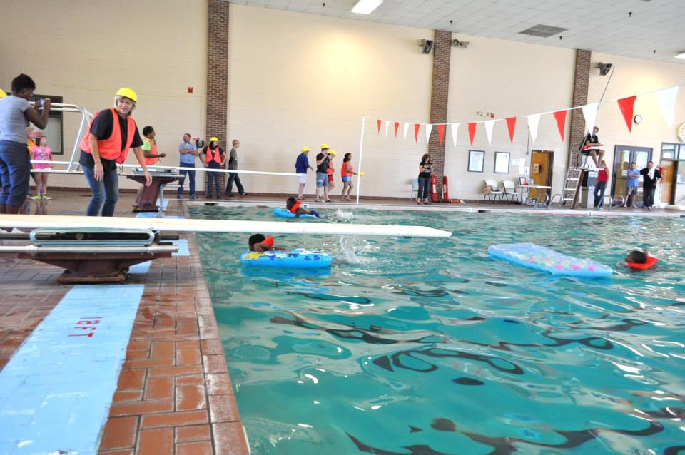 Cardboard Boat Regatta 2013 Photo 45