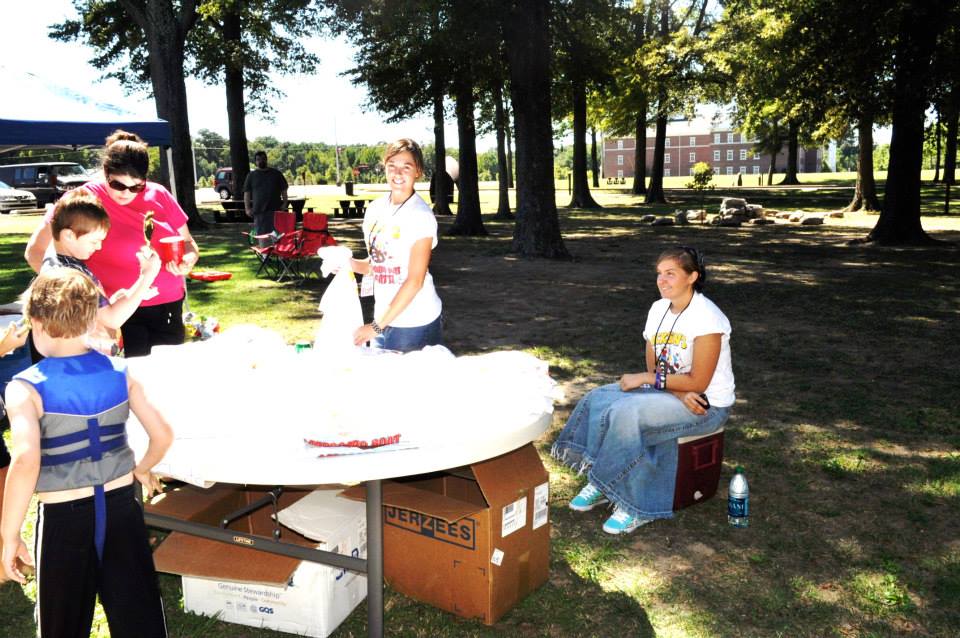 Cardboard Boat Regatta 2013 Photo 70