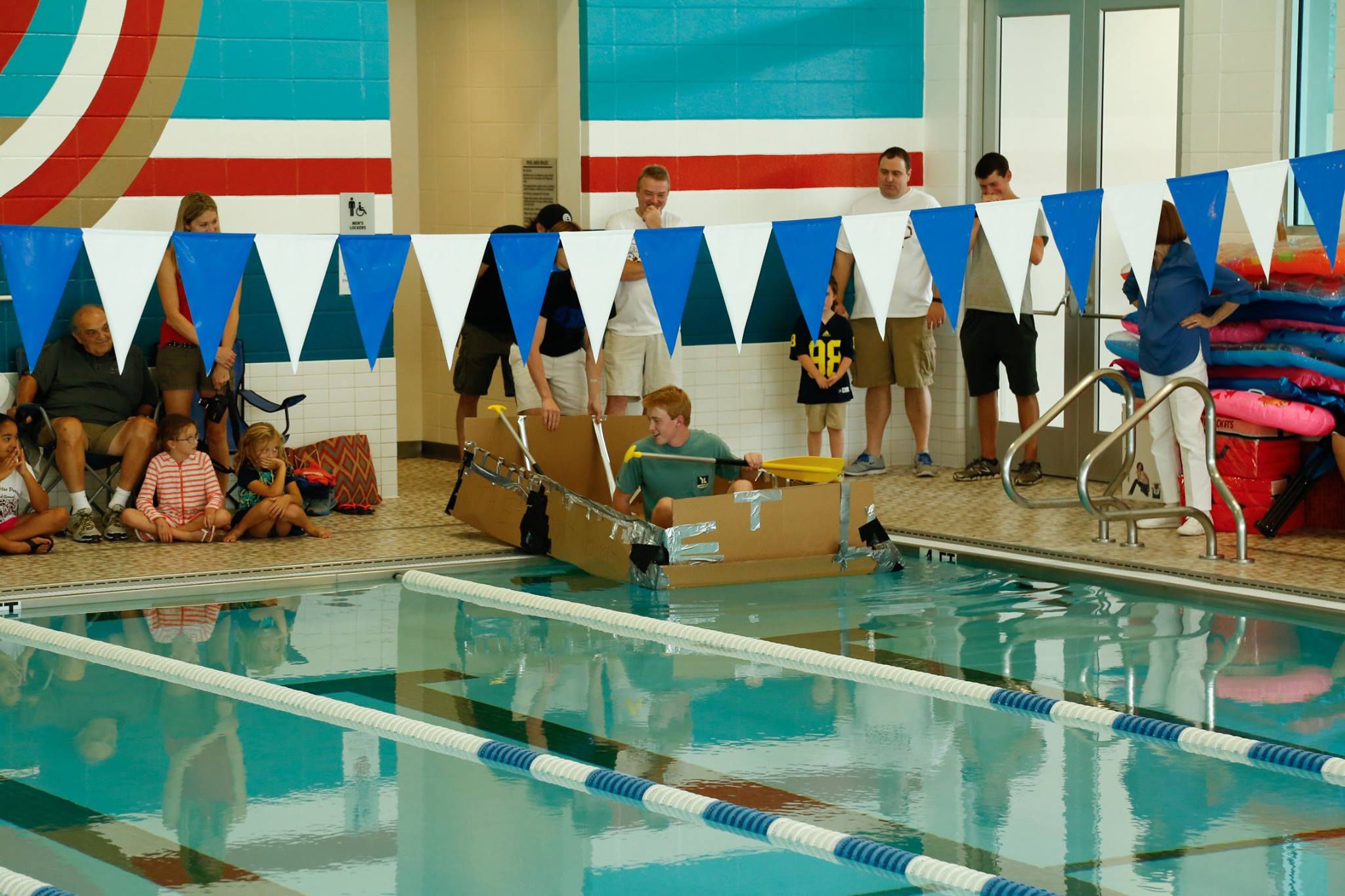 Cardboard Boat Regatta 2015 Photo 21