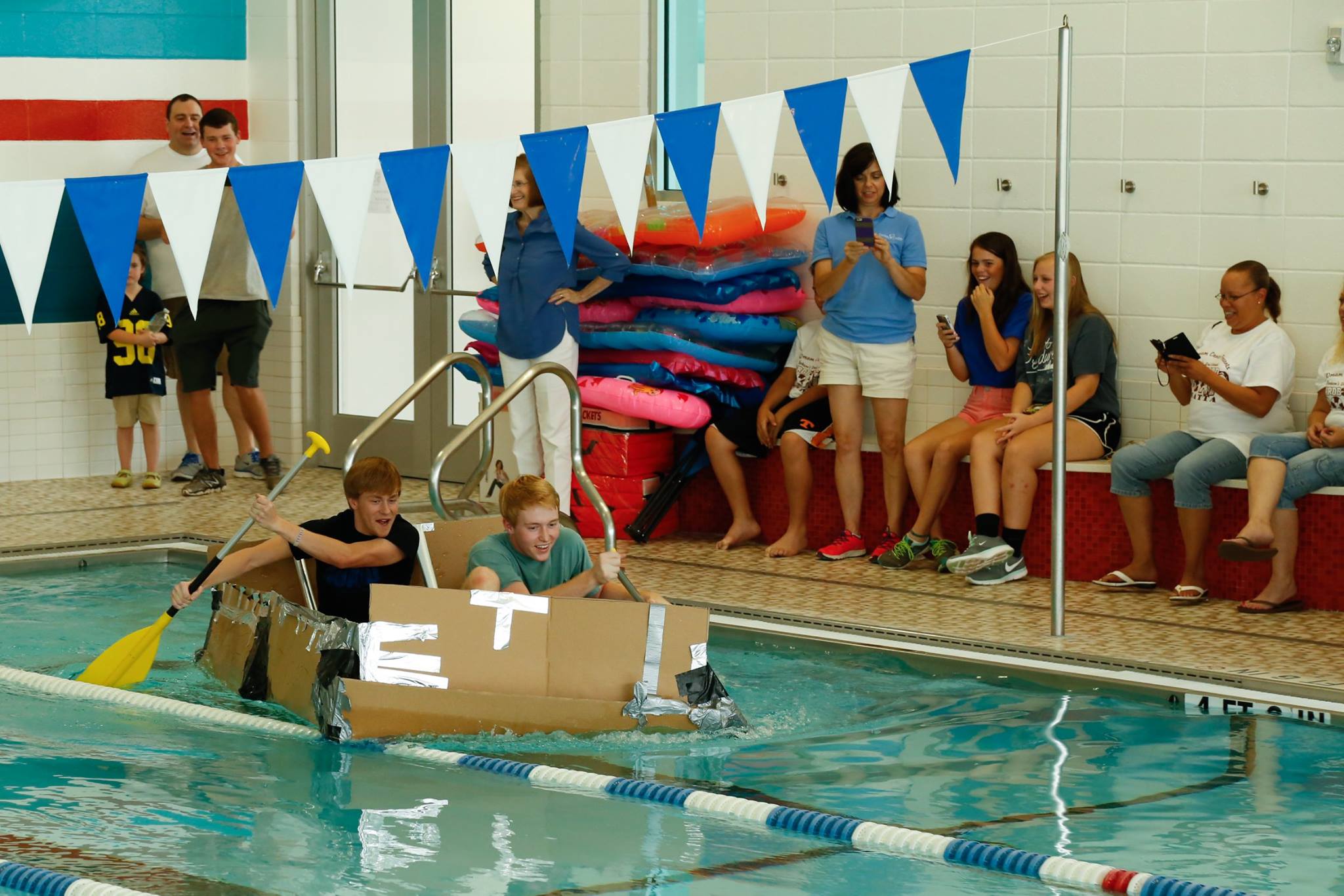 Cardboard Boat Regatta 2015 Photo 22